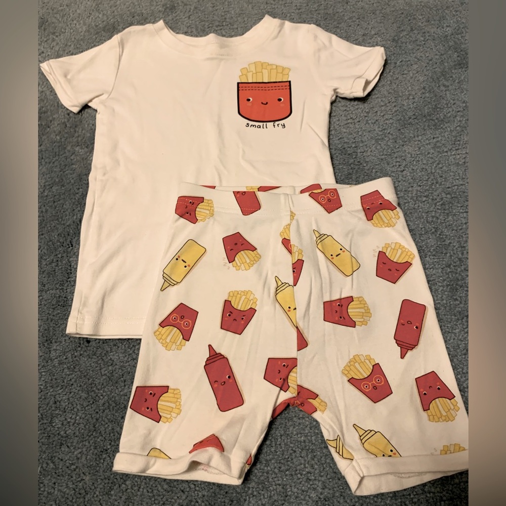 Old Navy French fry shorts pajama set - size 5T